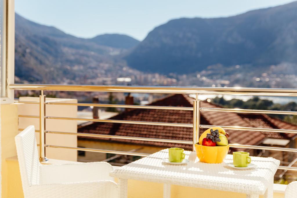 Apartments Blue Sea Kotor Exterior photo